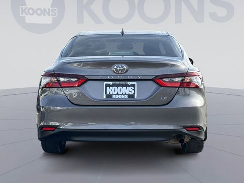 Used 2021 Toyota Camry LE image 5