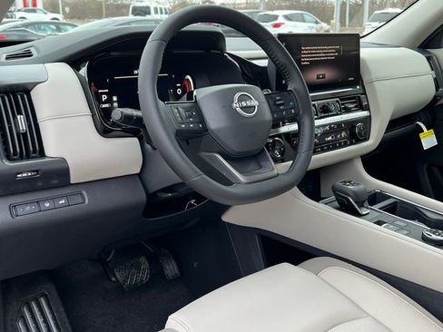 New 2026 Nissan Pathfinder SL image 16