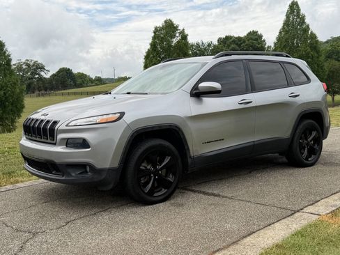 Used 2015 Jeep Cherokee Latitude FWD image 7
