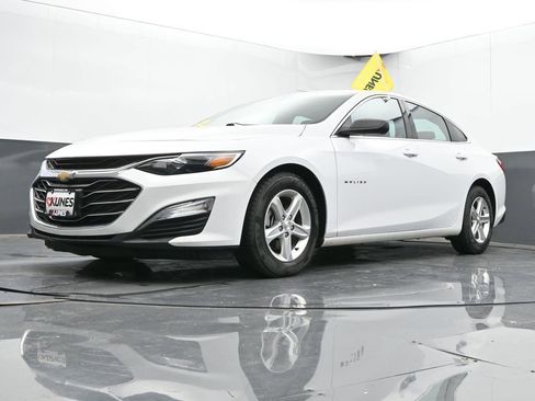 Used 2022 Chevrolet Malibu LS image 44