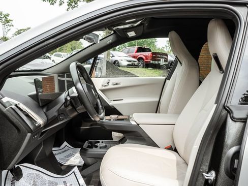 Used 2024 BMW iX xDrive50 w/ Premium Package AWD/4WD image 24