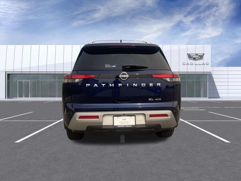 Used 2024 Nissan Pathfinder SL AWD/4WD image 7