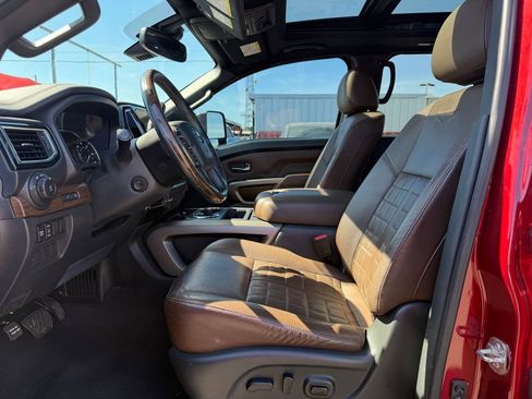 Used 2021 Nissan Titan Platinum Reserve w/ Moonroof Package image 15
