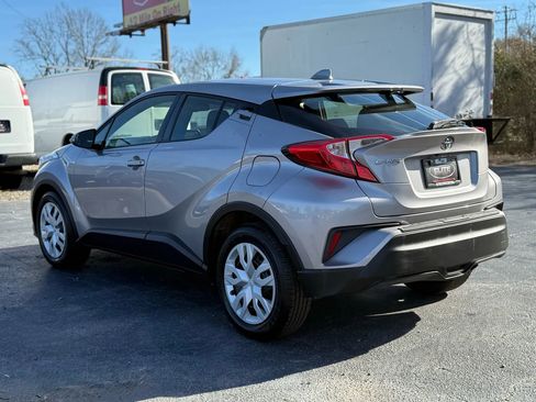 Used 2019 Toyota C-HR LE image 4