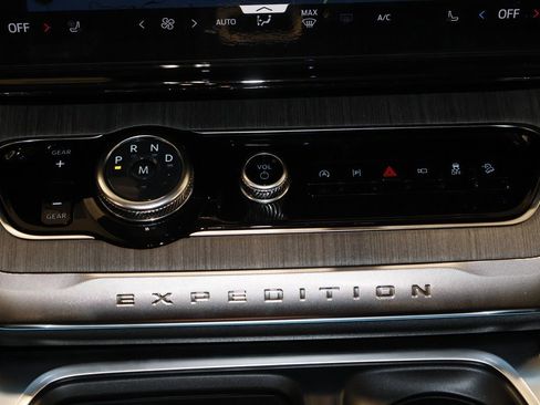 New 2025 Ford Expedition Max Platinum w/ Platinum Ultimate Package image 29