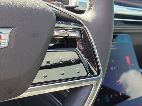 Used 2025 Cadillac Escalade ESV Premium Luxury w/ LPO, Floor Liner Package image 27