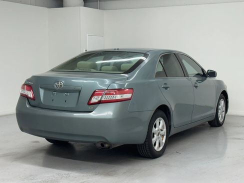 Used 2011 Toyota Camry LE w/ LE Extra-Value Pkg image 6