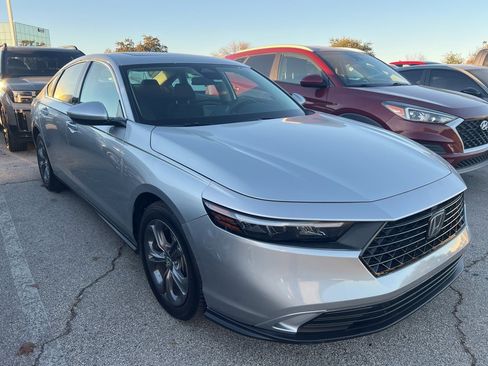 Used 2024 Honda Accord EX image 3