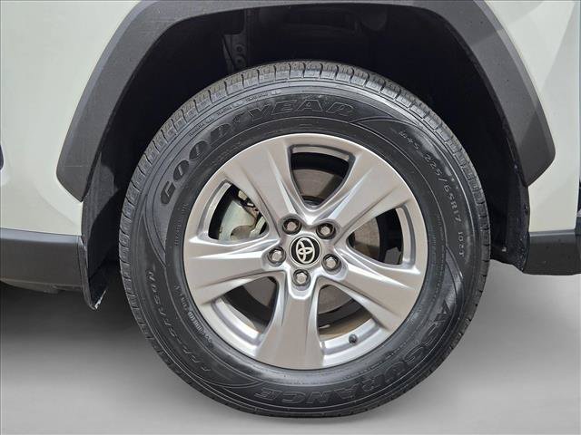 Certified 2025 Toyota RAV4 LE AWD/4WD image 23