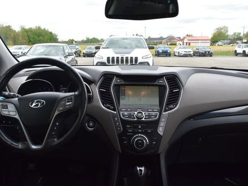 Used 2016 Hyundai Santa Fe SE w/ Option Group 03 AWD/4WD image 48