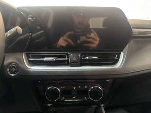 Certified 2025 Chevrolet TrailBlazer LT w/ Convenience Package image 18