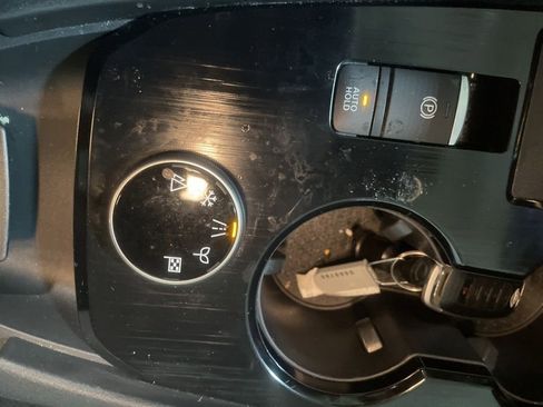 Used 2024 Nissan Rogue SV image 26