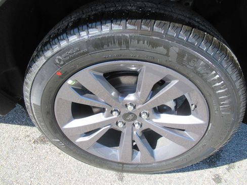 New 2026 Ford Explorer Active w/ Active Comfort Package image 9