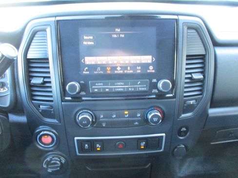 Used 2023 Nissan Titan S AWD/4WD image 33
