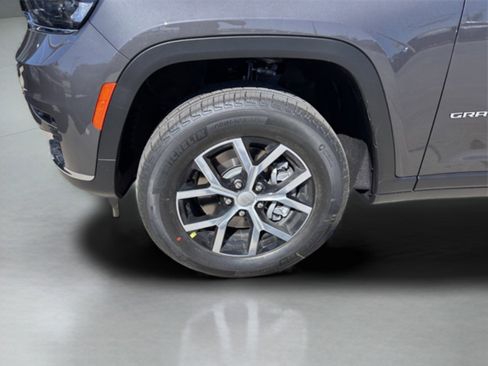 New 2025 Jeep Grand Cherokee L Limited image 9