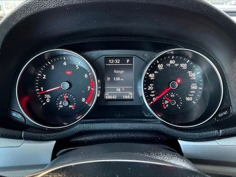 Used 2018 Volkswagen Passat 2.0T S w/ Driver Assistance Package image 12