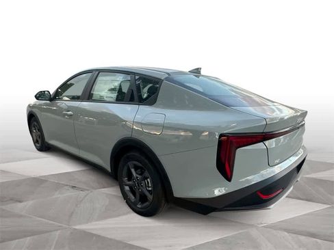 New 2026 Kia K4 LXS image 6