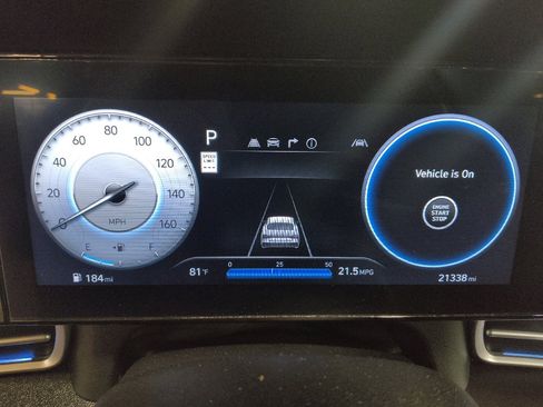 Used 2025 Hyundai Elantra SEL FWD image 23