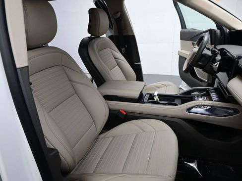 Used 2025 Lincoln Nautilus Reserve w/ Jet Appearance Package image 20