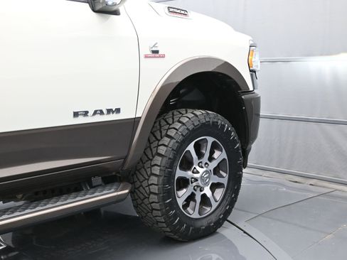 Used 2023 RAM 2500 Limited AWD/4WD image 47