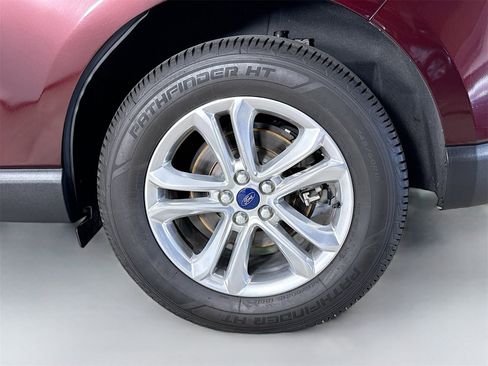 Used 2018 Ford Edge SEL w/ Equipment Group 201A image 32