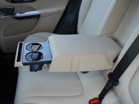 Used 2026 Mercedes-Benz GLC 300 image 30