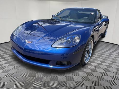 Used 2006 Chevrolet Corvette Coupe w/ Preferred Equipment Group RWD image 3