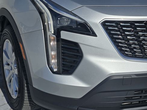 Used 2022 Cadillac XT4 Luxury w/ Cold Weather Package image 9