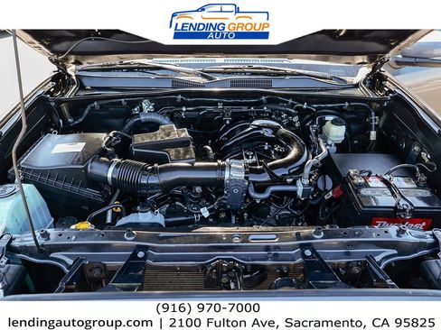 Used 2016 Toyota Tacoma TRD Sport image 25