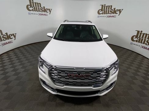 Used 2023 GMC Terrain Denali image 3