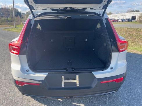 Used 2025 Volvo XC40 B5 Plus w/ Protection Package Premier AWD/4WD image 8