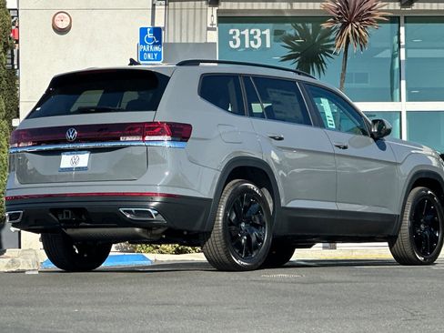 New 2026 Volkswagen Atlas SE image 5