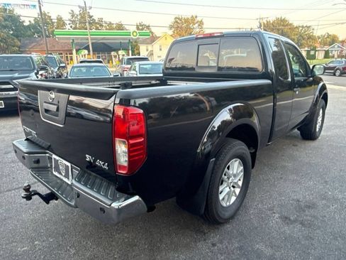 Used 2016 Nissan Frontier SV w/ SV Value Truck Package AWD/4WD image 5