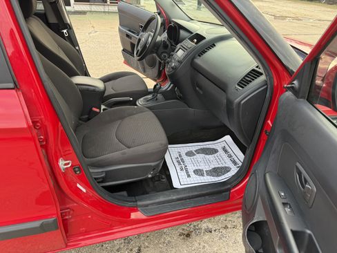 Used 2013 Kia Soul image 11