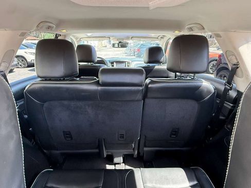 Used 2019 INFINITI QX60 Luxe w/ Essential Package image 26