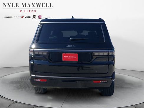 New 2026 Jeep Grand Wagoneer L 2WD image 15
