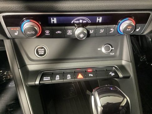 Certified 2025 Audi Q3 2.0T Premium w/ Convenience Package image 25