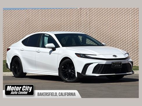 Used 2026 Toyota Camry SE w/ Multimedia Upgrade Package FWD image 1