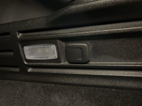 Used 2022 Cadillac XT4 Premium Luxury w/ Safety Alert Package image 32