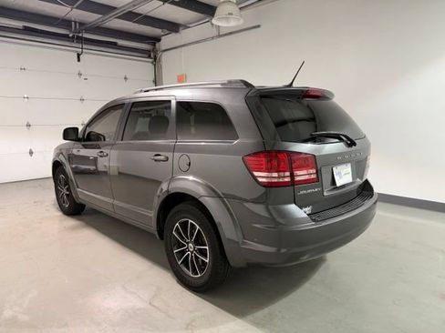 Used 2018 Dodge Journey SE w/ Connectivity Group FWD image 5