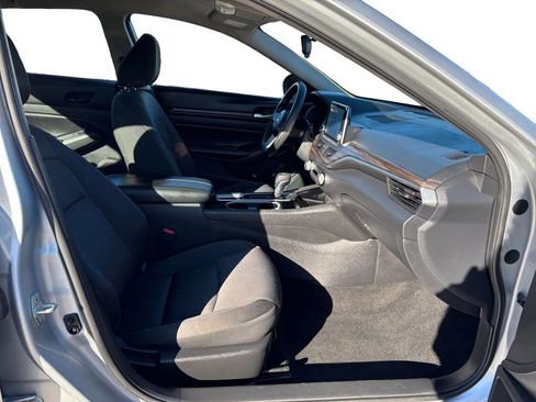 Used 2024 Nissan Altima 2.5 SV image 22