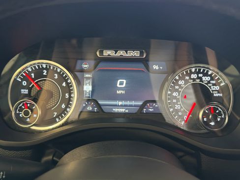 Used 2025 RAM 1500 Big Horn RWD image 36