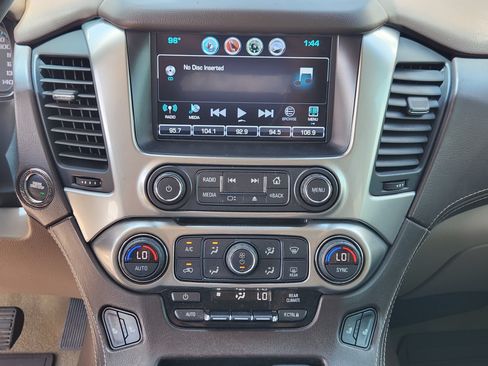 Used 2018 Chevrolet Tahoe LT w/ Luxury Package RWD image 17
