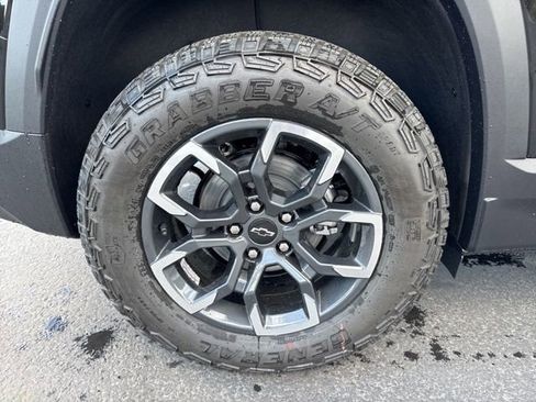 New 2026 Chevrolet Equinox ACTIV AWD/4WD image 9
