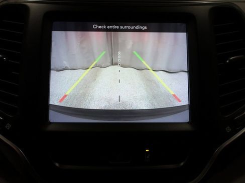 Used 2022 Jeep Cherokee Latitude Lux w/ Mopar Interior Package image 27