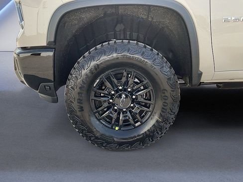 New 2026 Chevrolet Silverado 2500 ZR2 AWD/4WD image 15