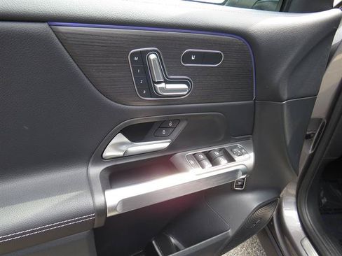 Used 2026 Mercedes-Benz GLB 250 4MATIC image 8