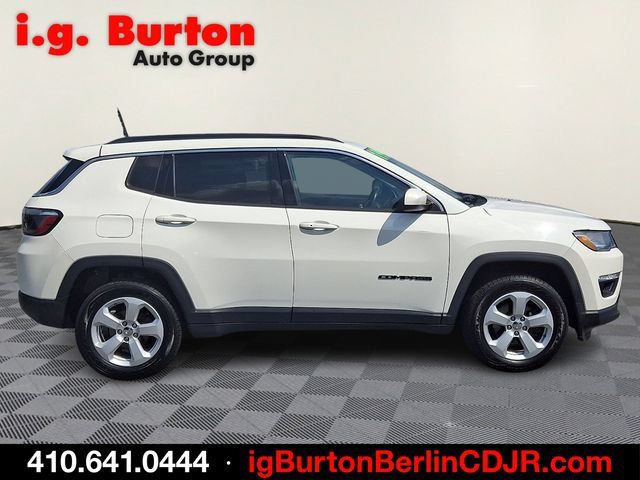 Used 2020 Jeep Compass Latitude w/ Cold Weather Group AWD/4WD image 7