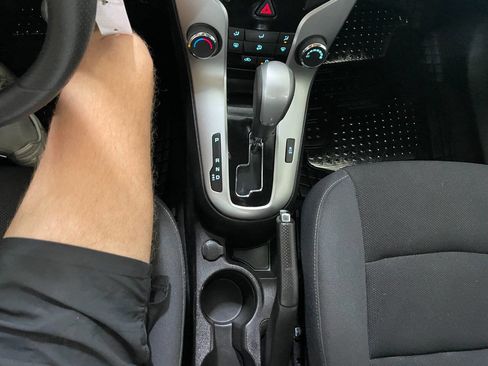 Used 2016 Chevrolet Cruze LT image 32