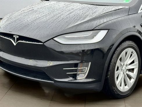 Used 2017 Tesla Model X 75D image 34